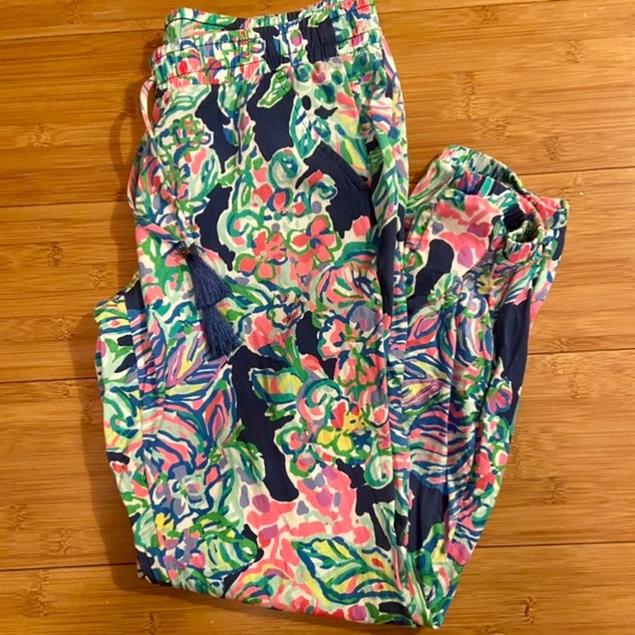 Lilly Pulitzer Small Piper Jogger w/Tassels - Picture 10 of 12